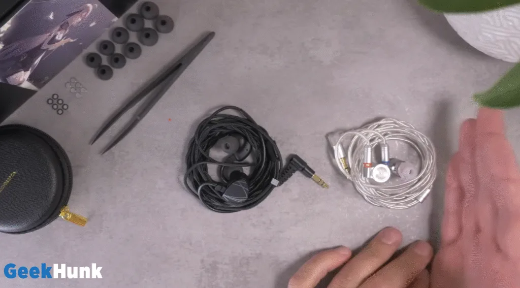 Moondrop Arya vs. Tin Hi-Fi T4