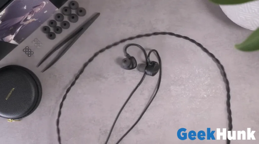 Moondrop Aria What’s in the box